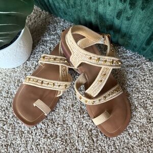 Franco Sarto Women’s Ina Strappy Sandal Raffia Gold Beads, Size 7